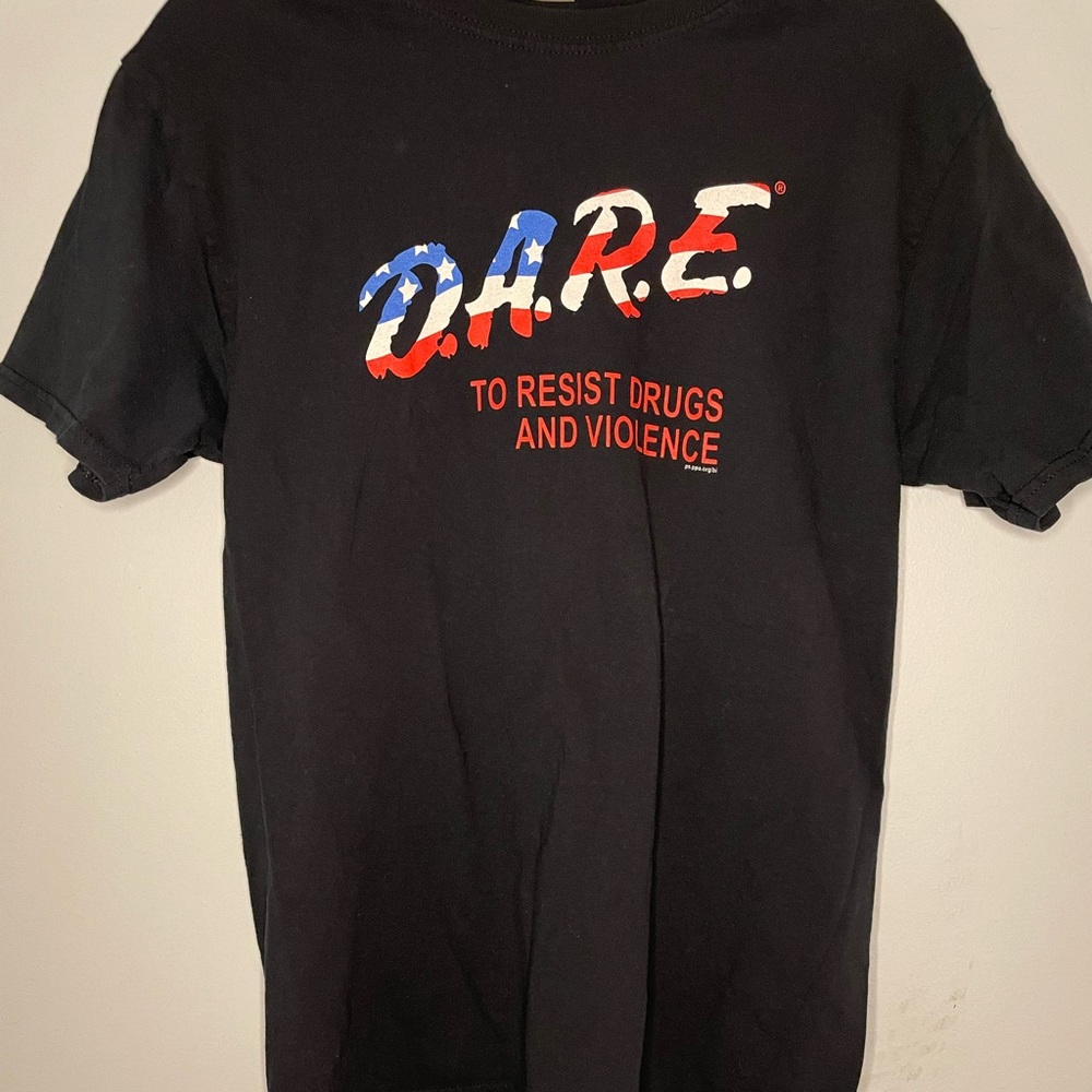 D.A.R.E T SHIRT size small UNISEX